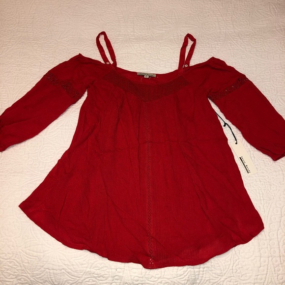 Haute Monde Tops - NWT Haute Monde Boho Cold Shoulder Medium Blouse